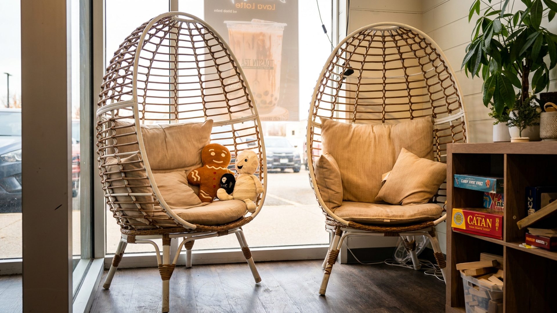 Egg chairs, board games, stay a while